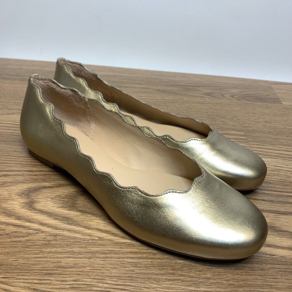 Copper Key Women's gold Smooth Lovely Leather‎ Scalloped Flats Size 9.5M
